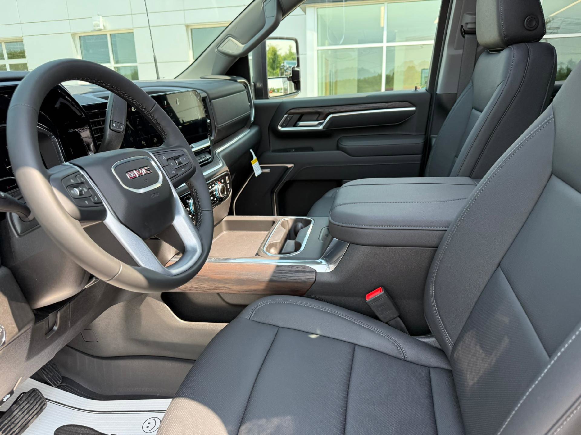 New 2025 GMC Sierra 2500 SLT w/ SLT Premium Package image 13