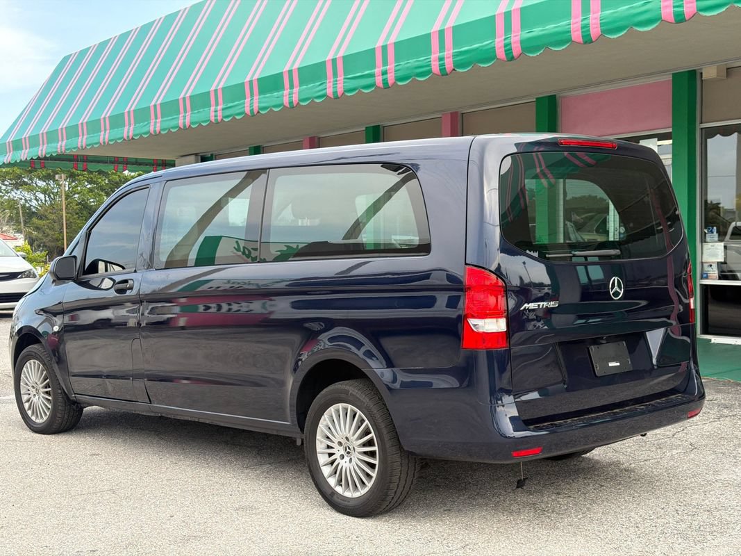 Used 2022 Mercedes-Benz Metris image 3