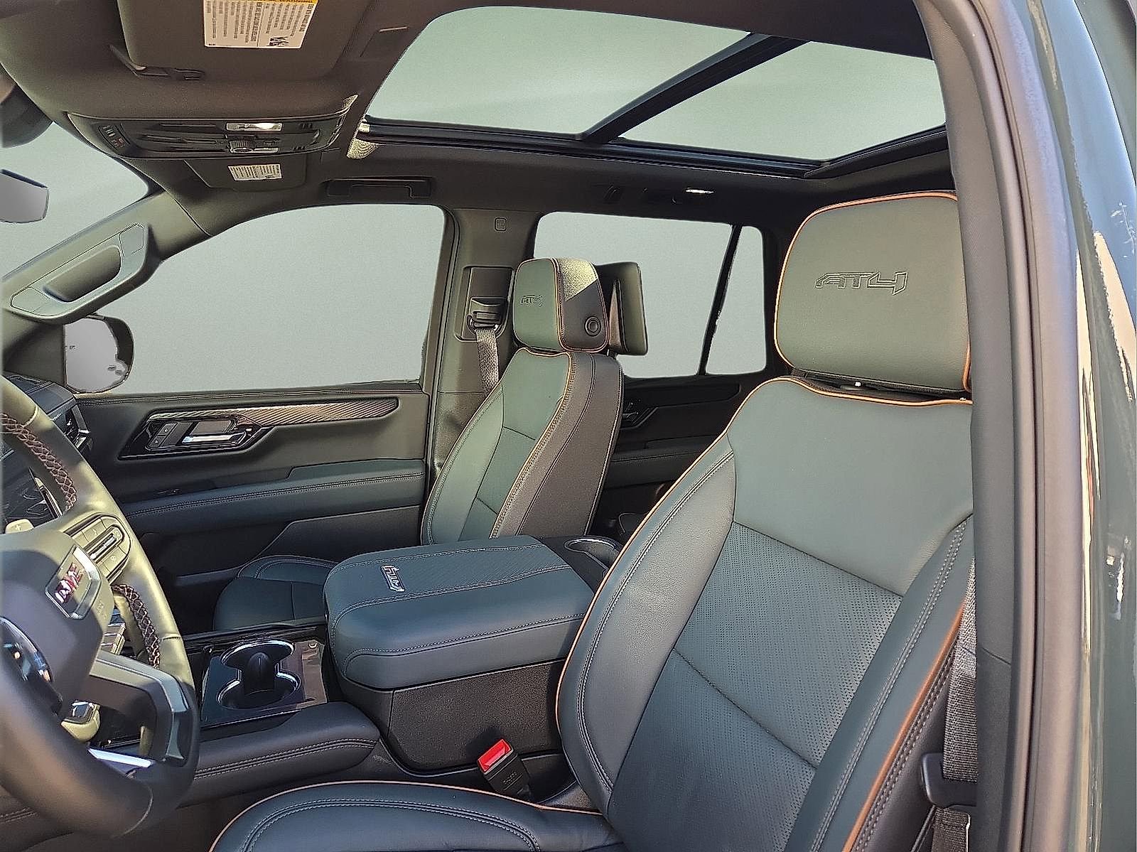 Used 2025 GMC Yukon AT4 w/ AT4 Premium Plus Package image 13