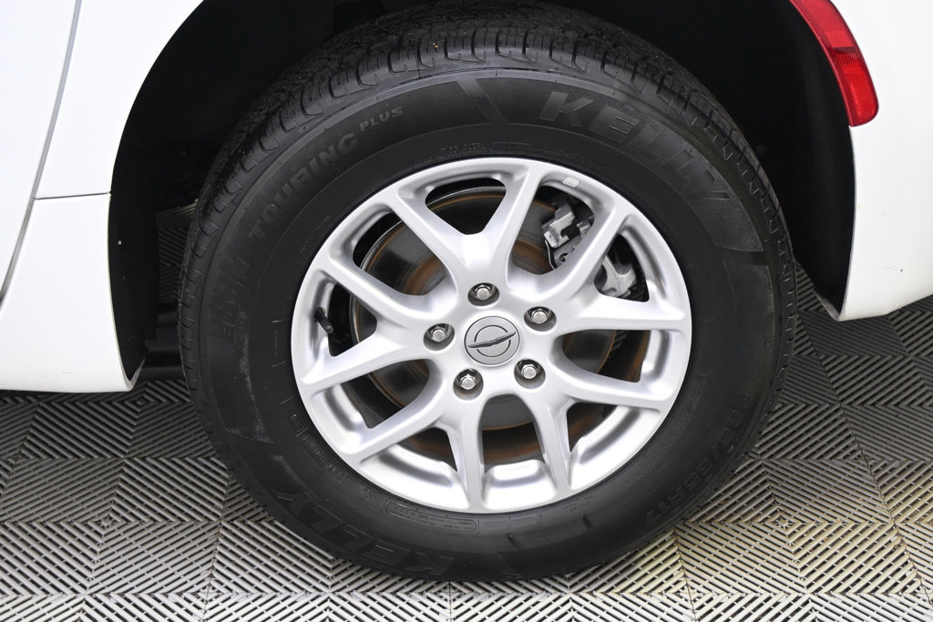 Used 2023 Chrysler Voyager LX FWD image 20