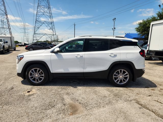 Used 2023 GMC Terrain SLT w/ Infotainment Package II FWD image 4