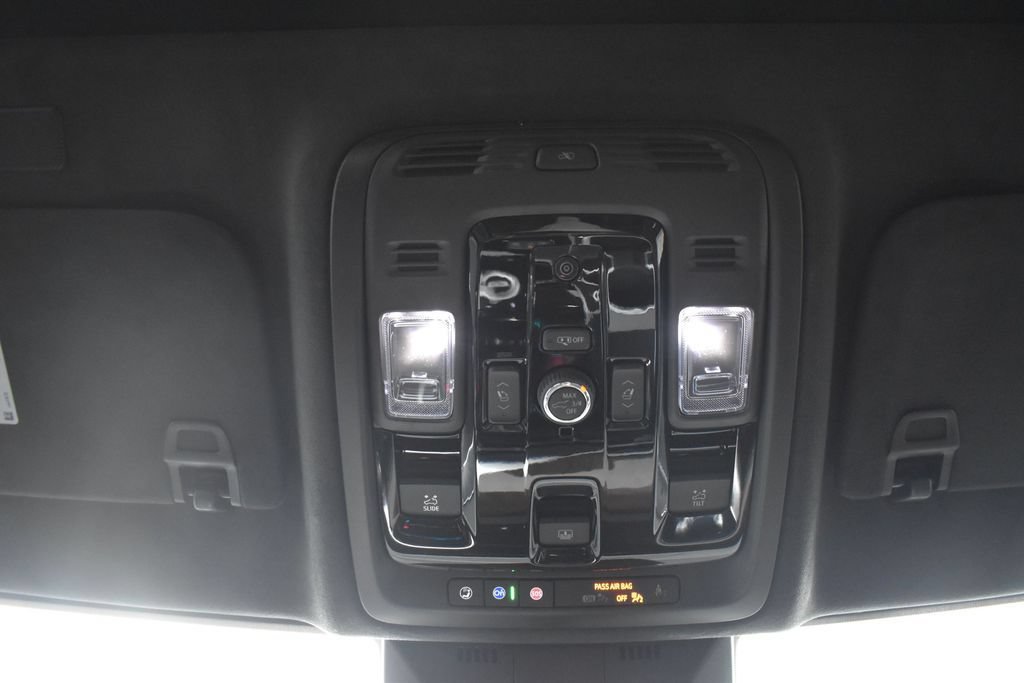 New 2026 Cadillac Escalade ESV Platinum Sport w/ LPO, ONYX Package AWD/4WD image 22