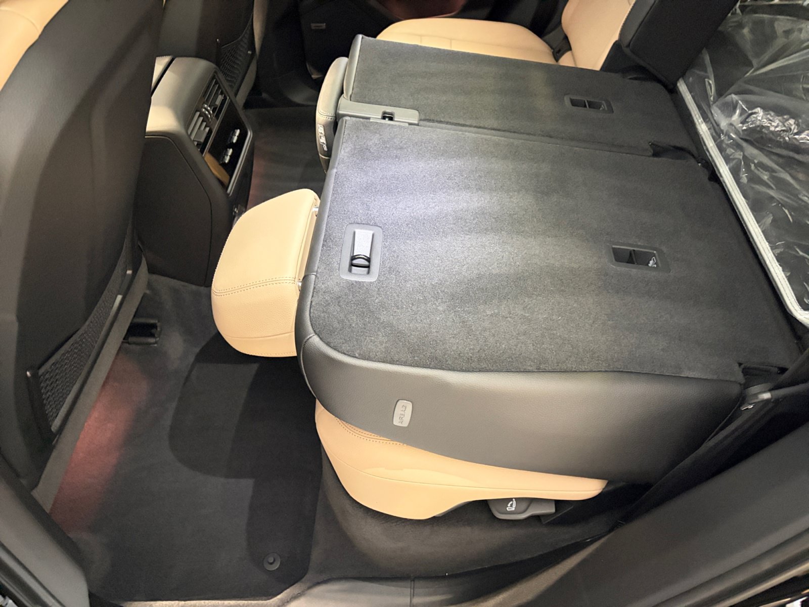 Certified 2026 Porsche Cayenne AWD/4WD image 34
