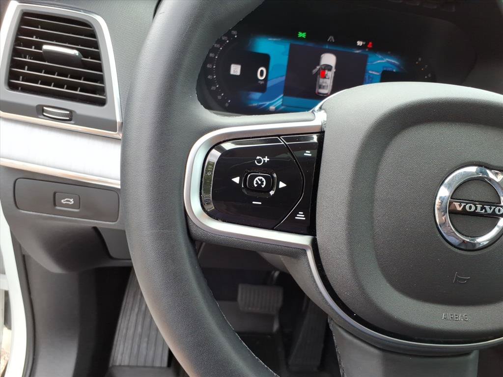 Certified 2025 Volvo XC90 B5 Core w/ Protection Package Premier AWD/4WD image 15
