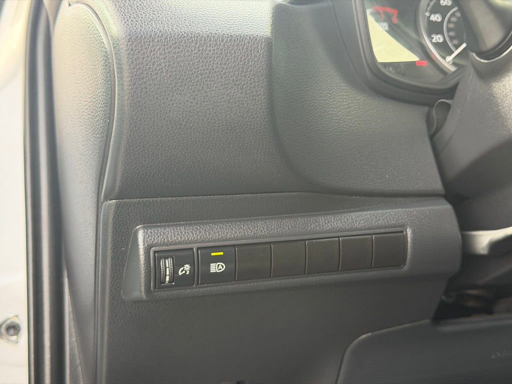 Used 2021 Toyota Corolla LE image 21