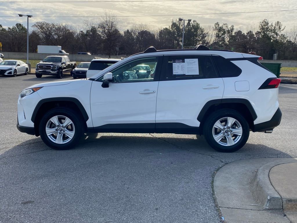 Used 2019 Toyota RAV4 XLE w/ Convenience Package image 4