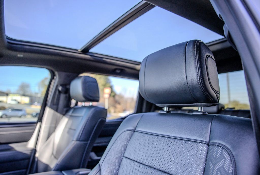 Used 2025 Toyota Tundra Limited image 17