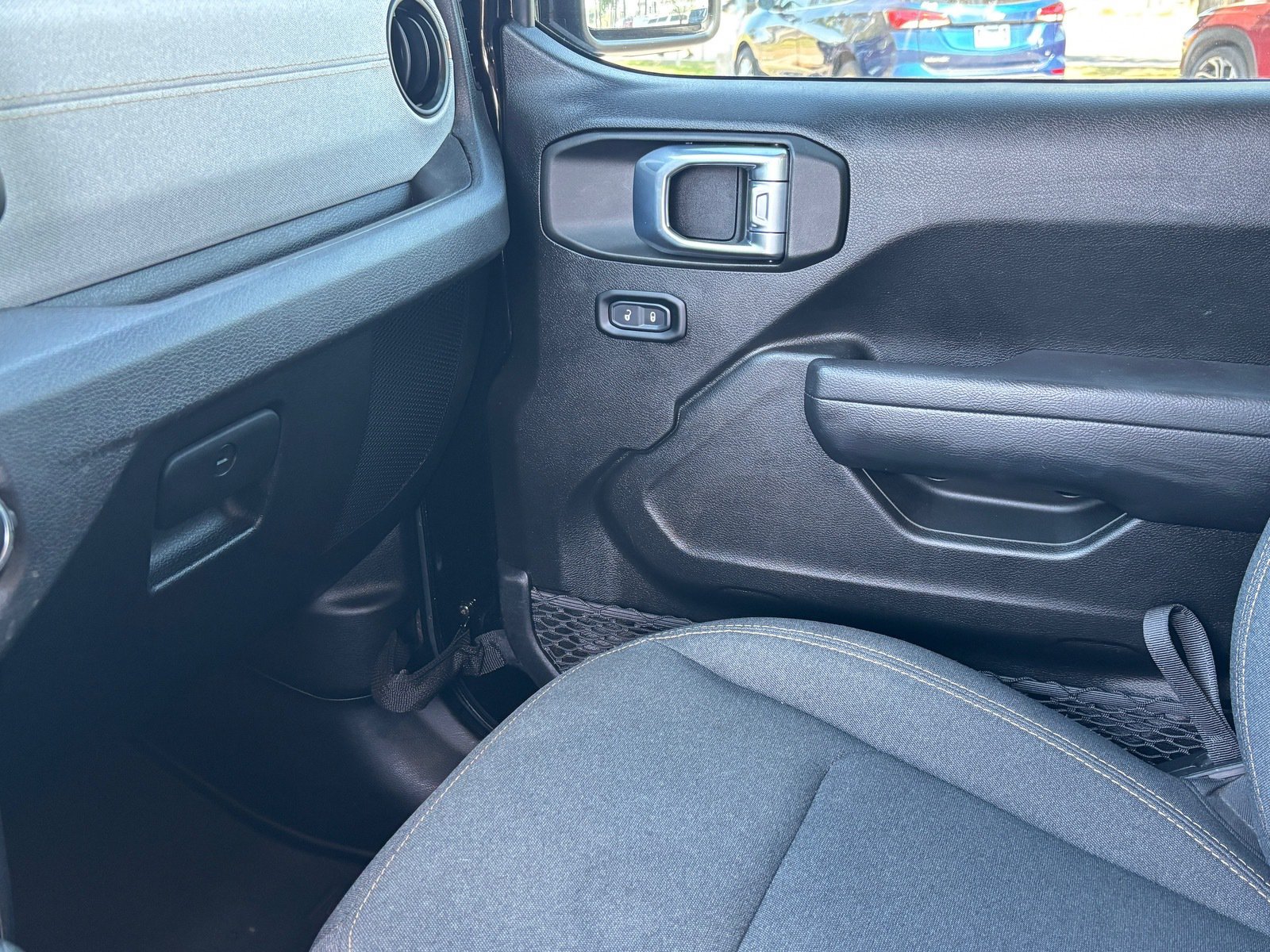 Used 2025 Jeep Gladiator Sport AWD/4WD image 19