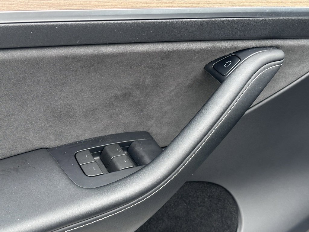 Used 2023 Tesla Model Y Long Range image 20