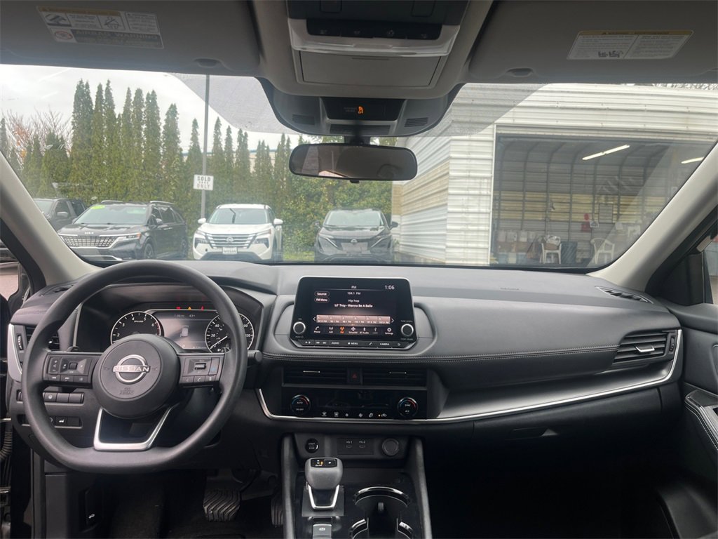 Used 2024 Nissan Rogue SV image 20