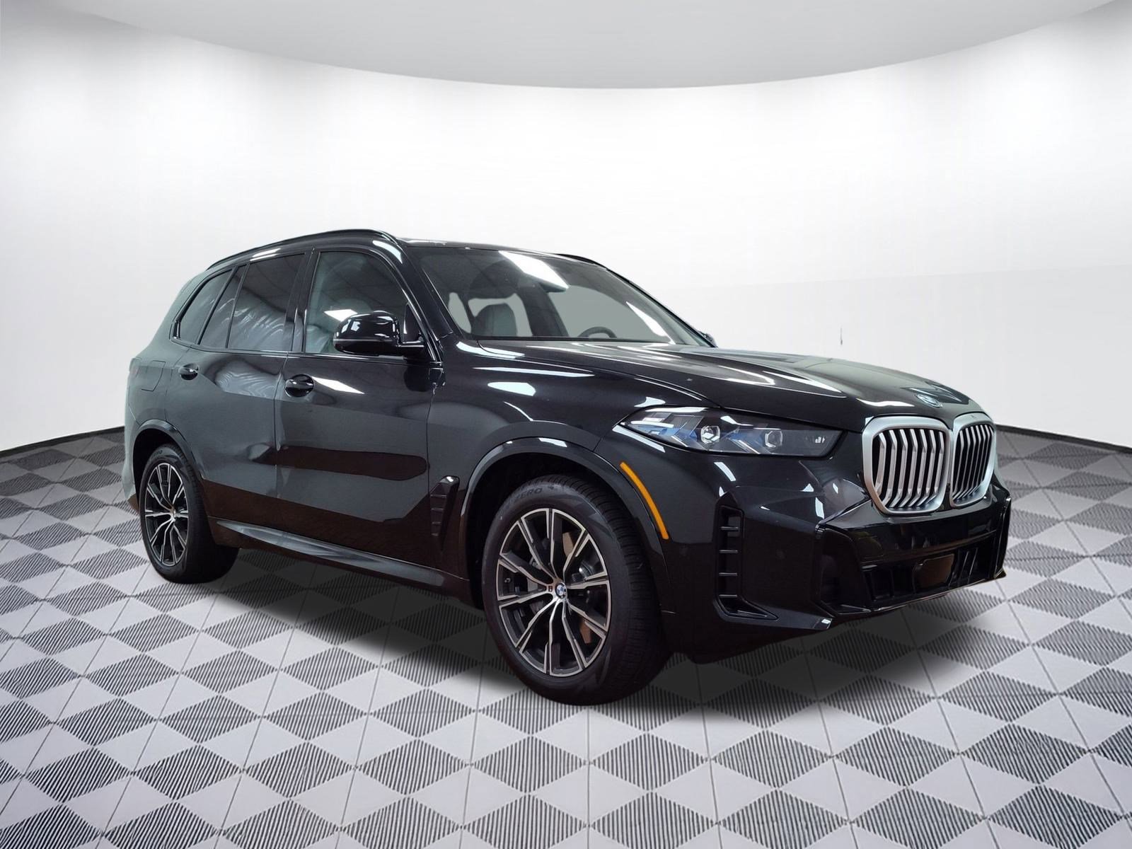 Used 2026 BMW X5 xDrive50e w/ M Sport Package image 7