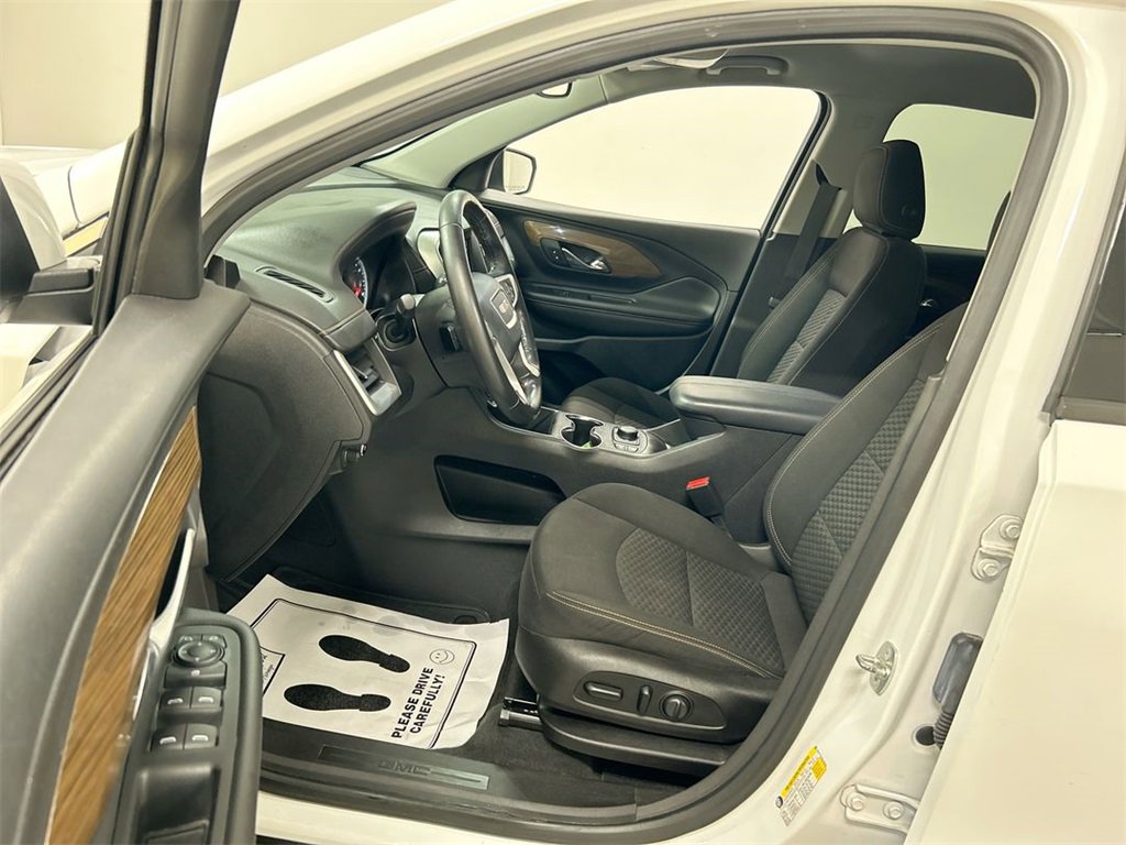 Used 2018 GMC Terrain SLE w/ Driver Convenience Package image 9