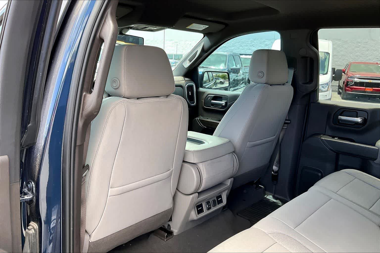 Used 2022 Chevrolet Silverado 1500 LT w/ Convenience Package II RWD image 12