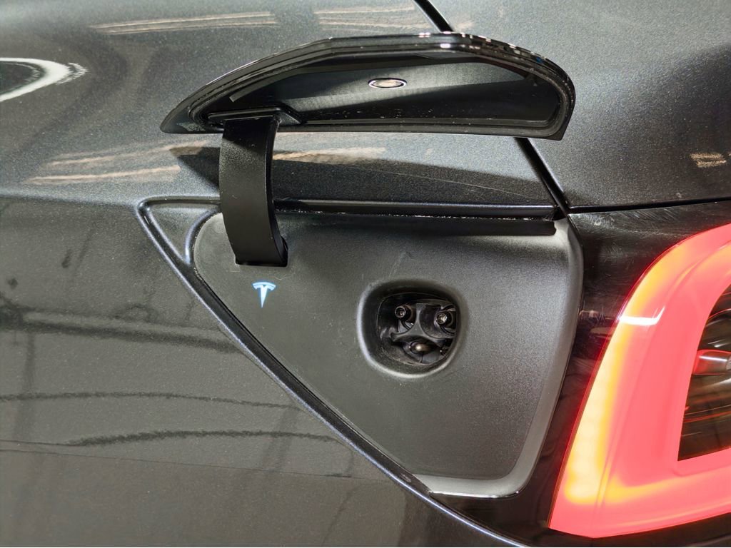 Used 2025 Tesla Model Y Long Range image 5