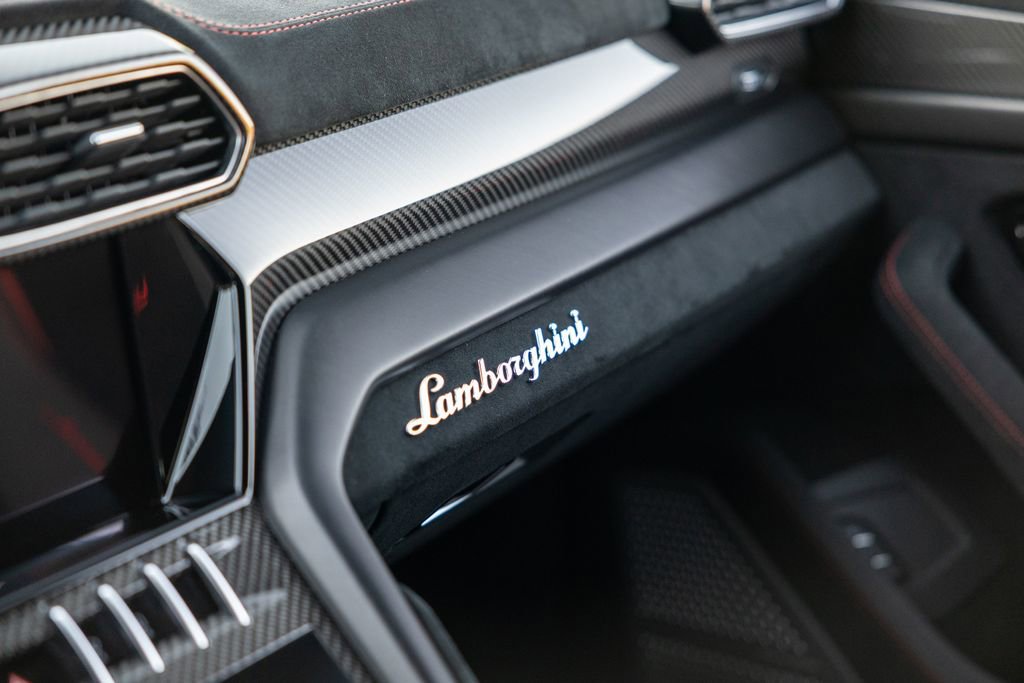 Used 2023 Lamborghini Urus Performante image 34