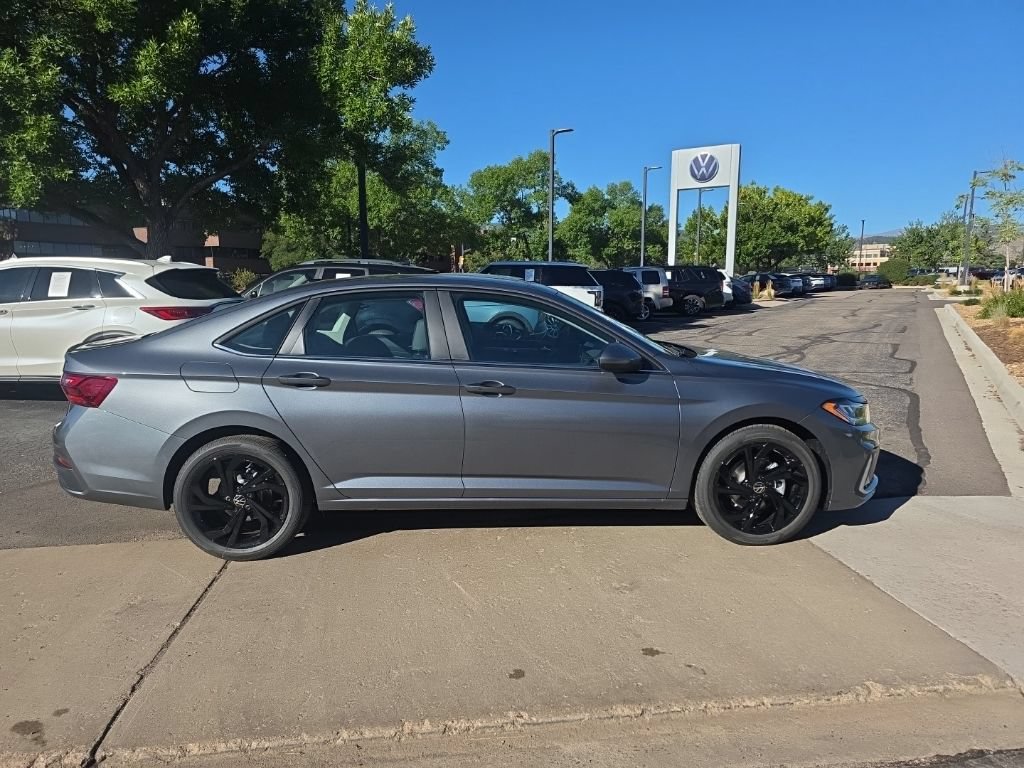 New 2027 Volkswagen Jetta SE FWD image 6