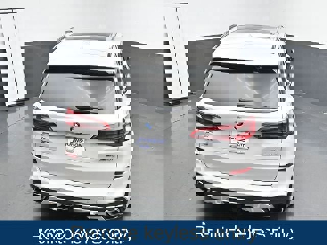 Used 2019 BMW X5 xDrive50i w/ M Sport Package image 25