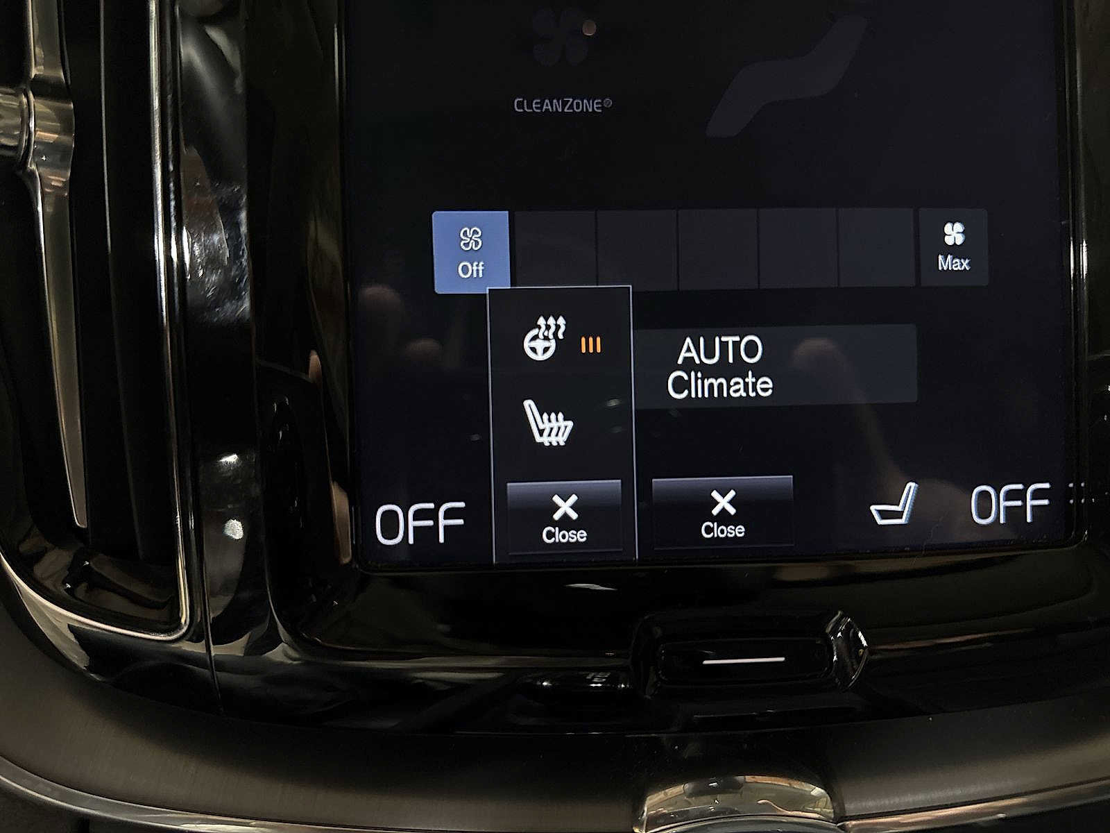 Used 2018 Volvo XC60 T6 Momentum w/ Advanced Package AWD/4WD image 31