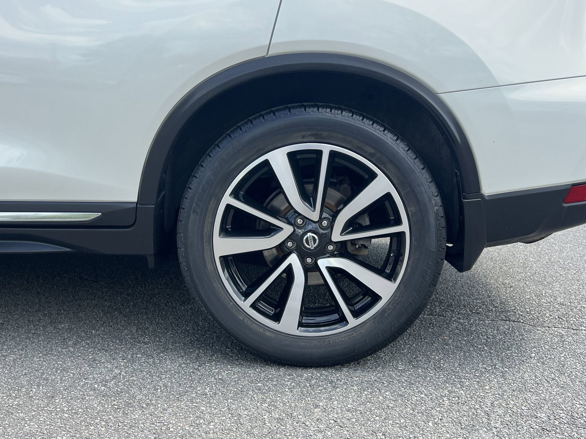 Used 2019 Nissan Rogue SL w/ Premium Package image 31