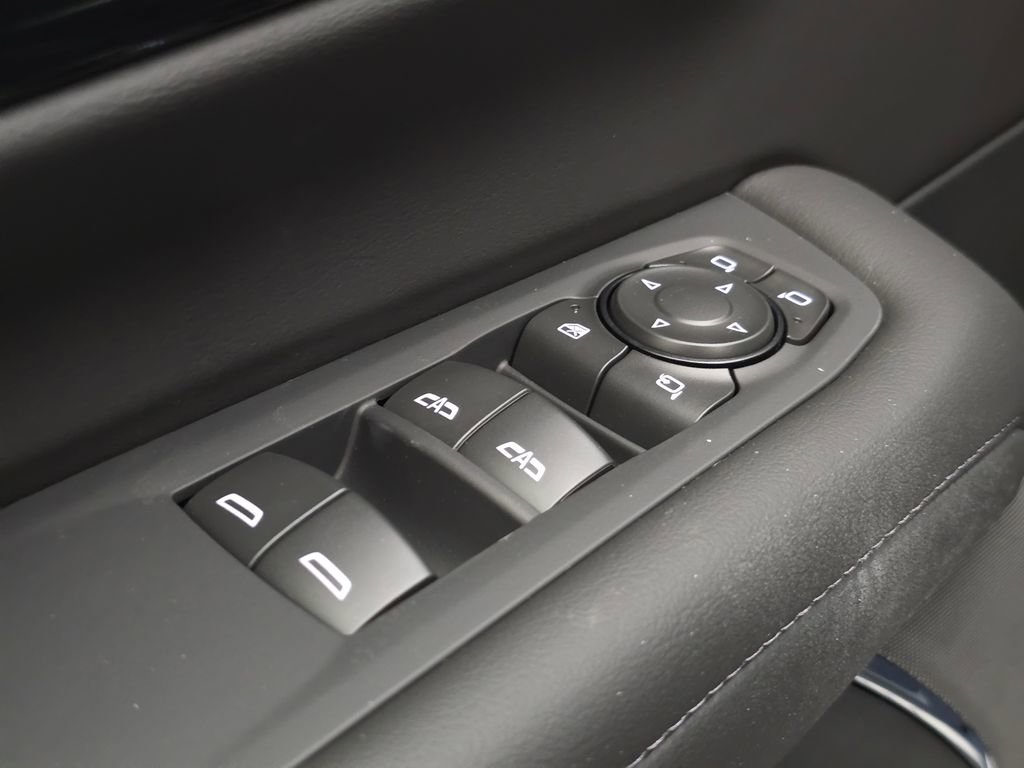 New 2026 Chevrolet Suburban LT w/ Comfort Package image 2
