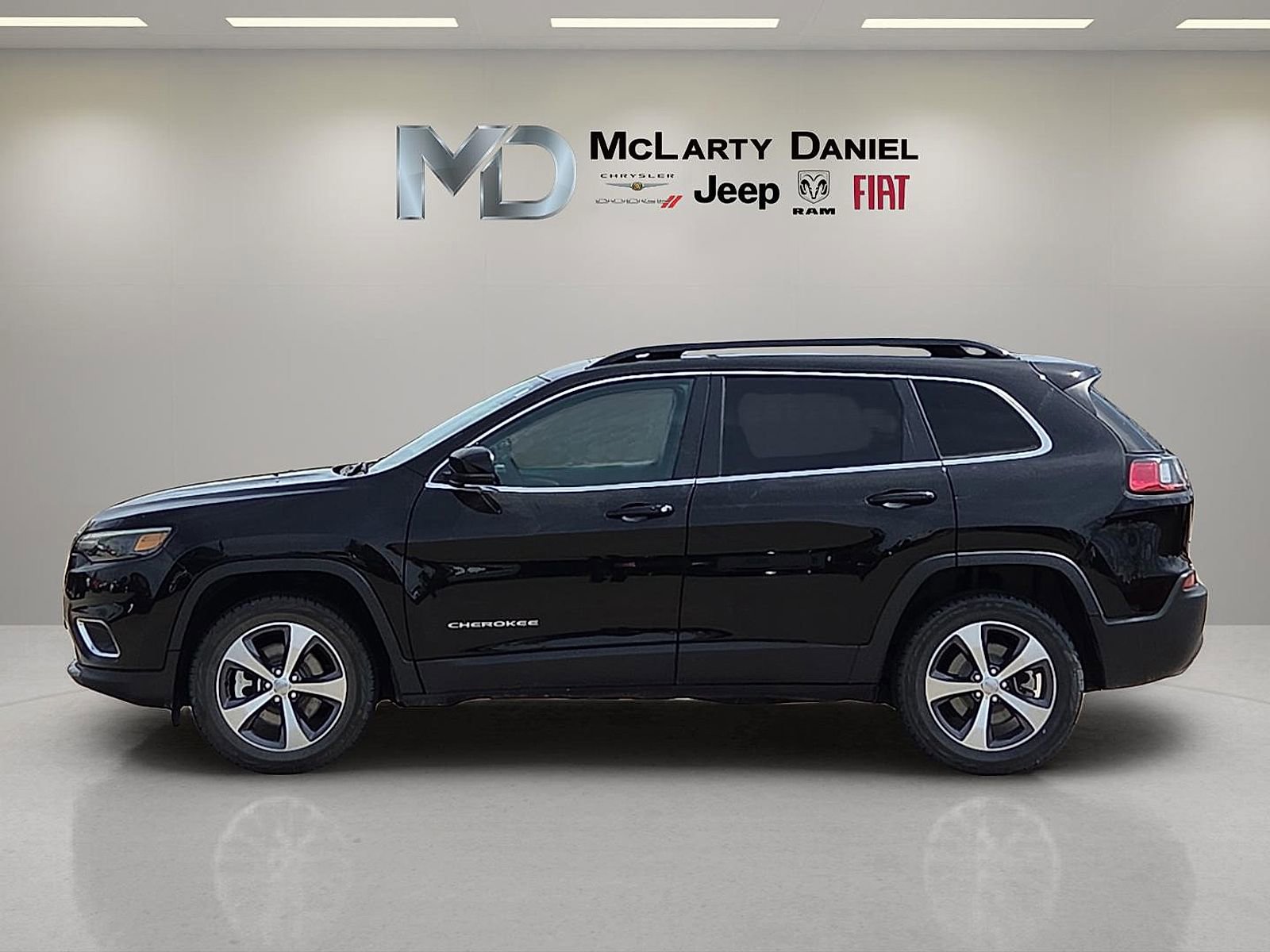 Used 2022 Jeep Cherokee Limited image 3