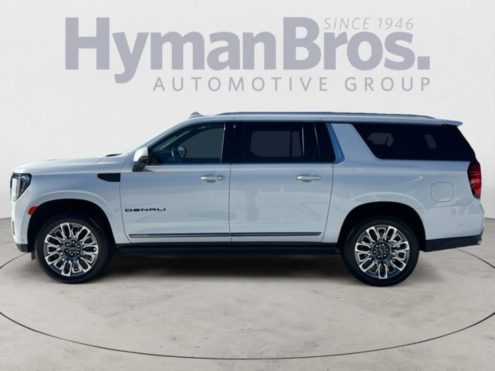 Used 2024 GMC Yukon XL Denali Ultimate AWD/4WD image 7