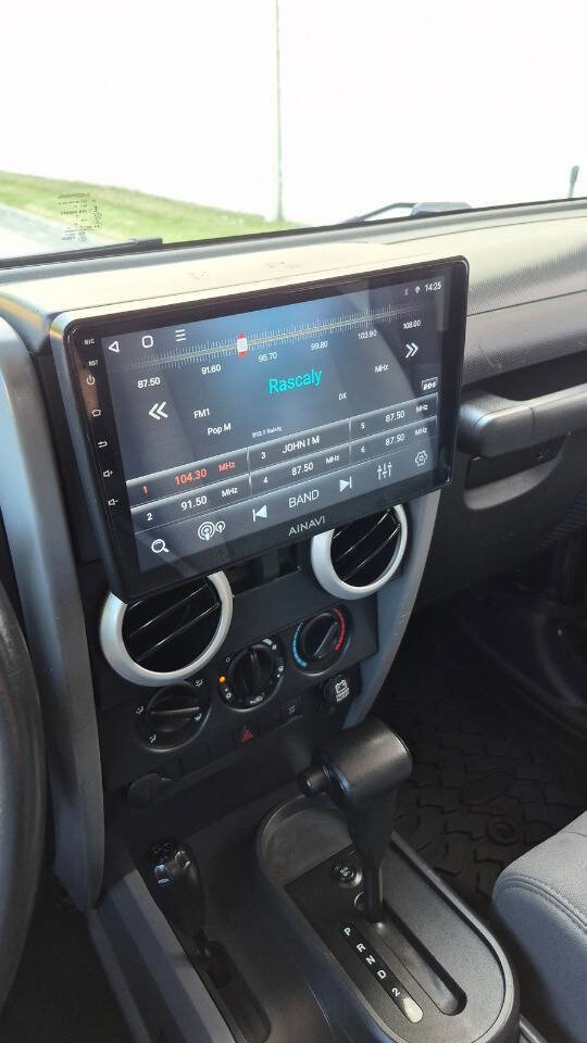 Used 2008 Jeep Wrangler Sahara w/ Dual Top Group AWD/4WD image 28