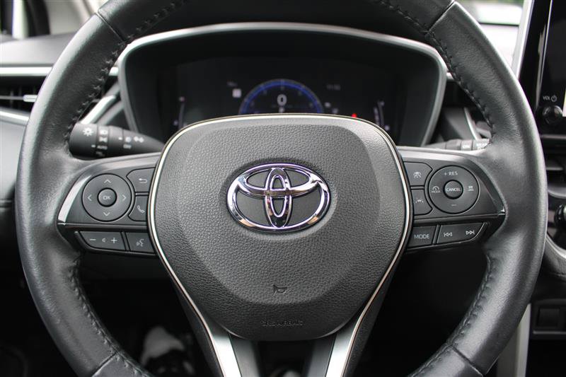 Used 2024 Toyota Corolla Cross XLE w/ Convenience Package FWD image 14