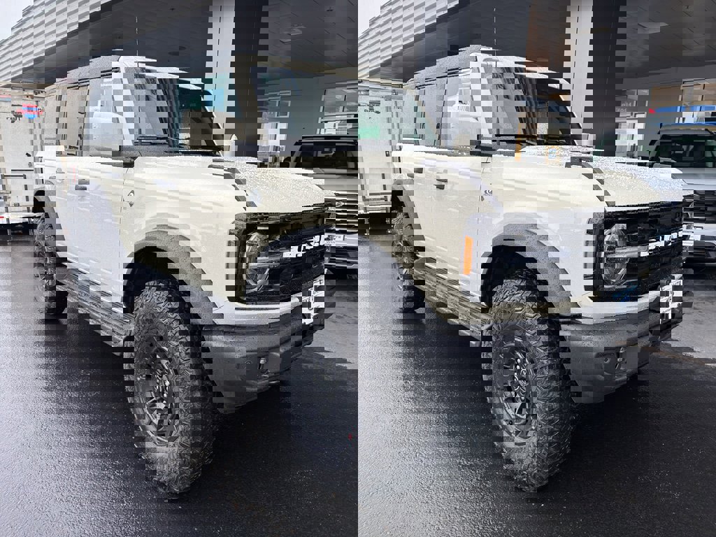 New 2026 Ford Bronco Outer Banks image 1