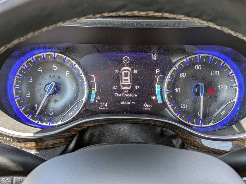 Used 2022 Chrysler Pacifica Limited FWD image 34