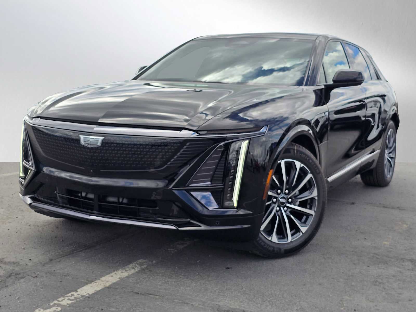 New 2024 Cadillac Lyriq Sport RWD image 3