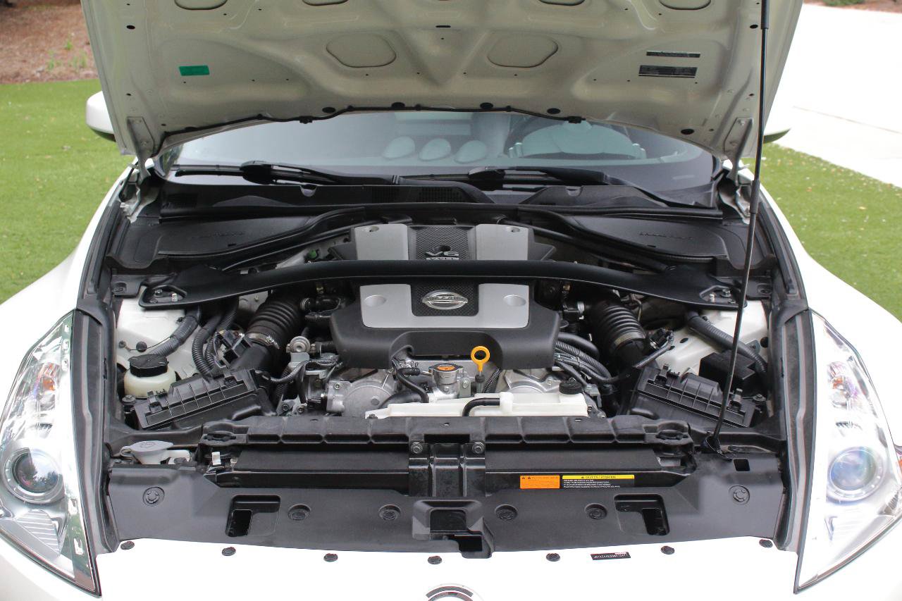 Used 2009 Nissan 370Z Touring RWD image 50