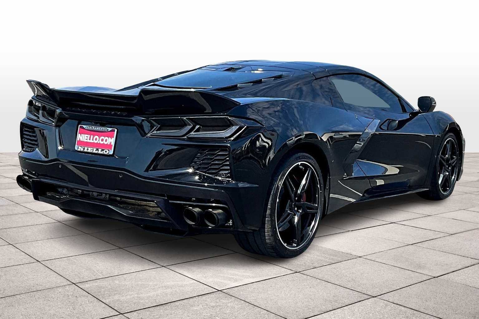 Used 2023 Chevrolet Corvette Stingray Premium Cpe w/ Z51 Performance Package image 15