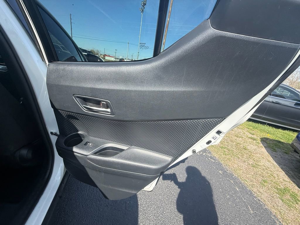 Used 2018 Toyota C-HR XLE image 20