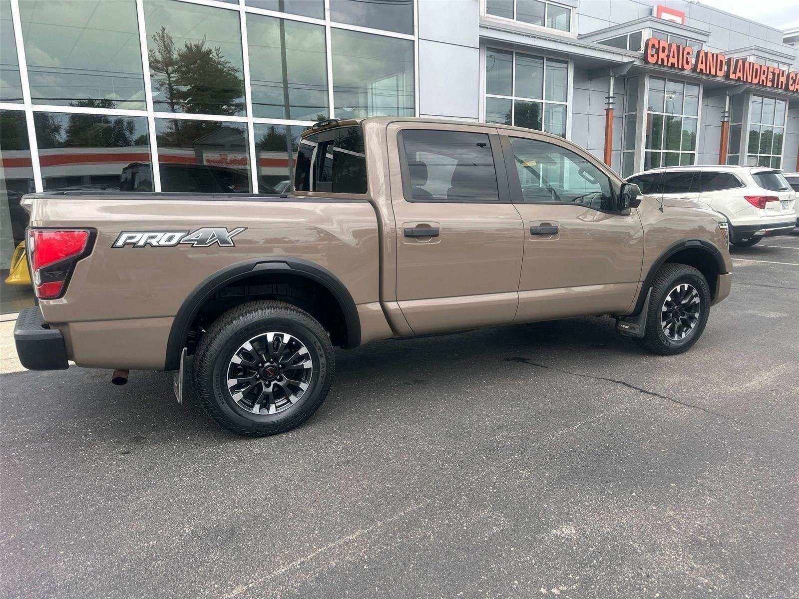 Used 2021 Nissan Titan PRO-4X w/ Pro-4x Convenience Package AWD/4WD video 3
