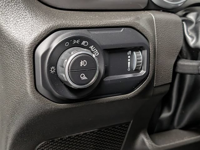 Used 2023 Jeep Gladiator Sport AWD/4WD image 15