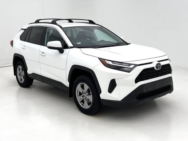 Used 2023 Toyota RAV4 XLE AWD/4WD image 5