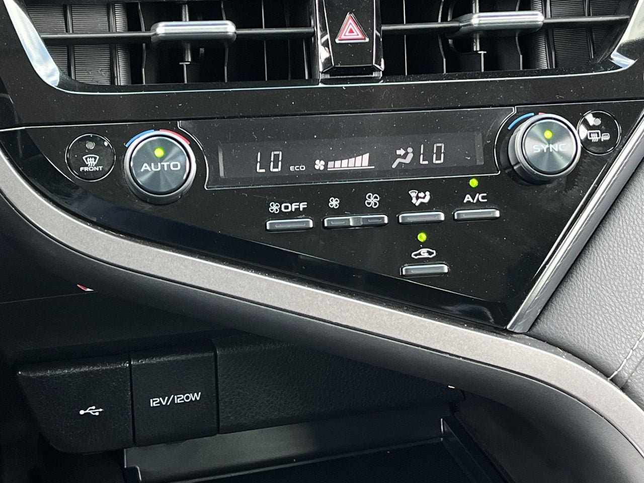Used 2024 Toyota Camry SE FWD image 18