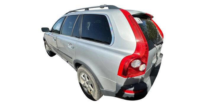 Used 2004 Volvo XC90 2.5T AWD/4WD image 3