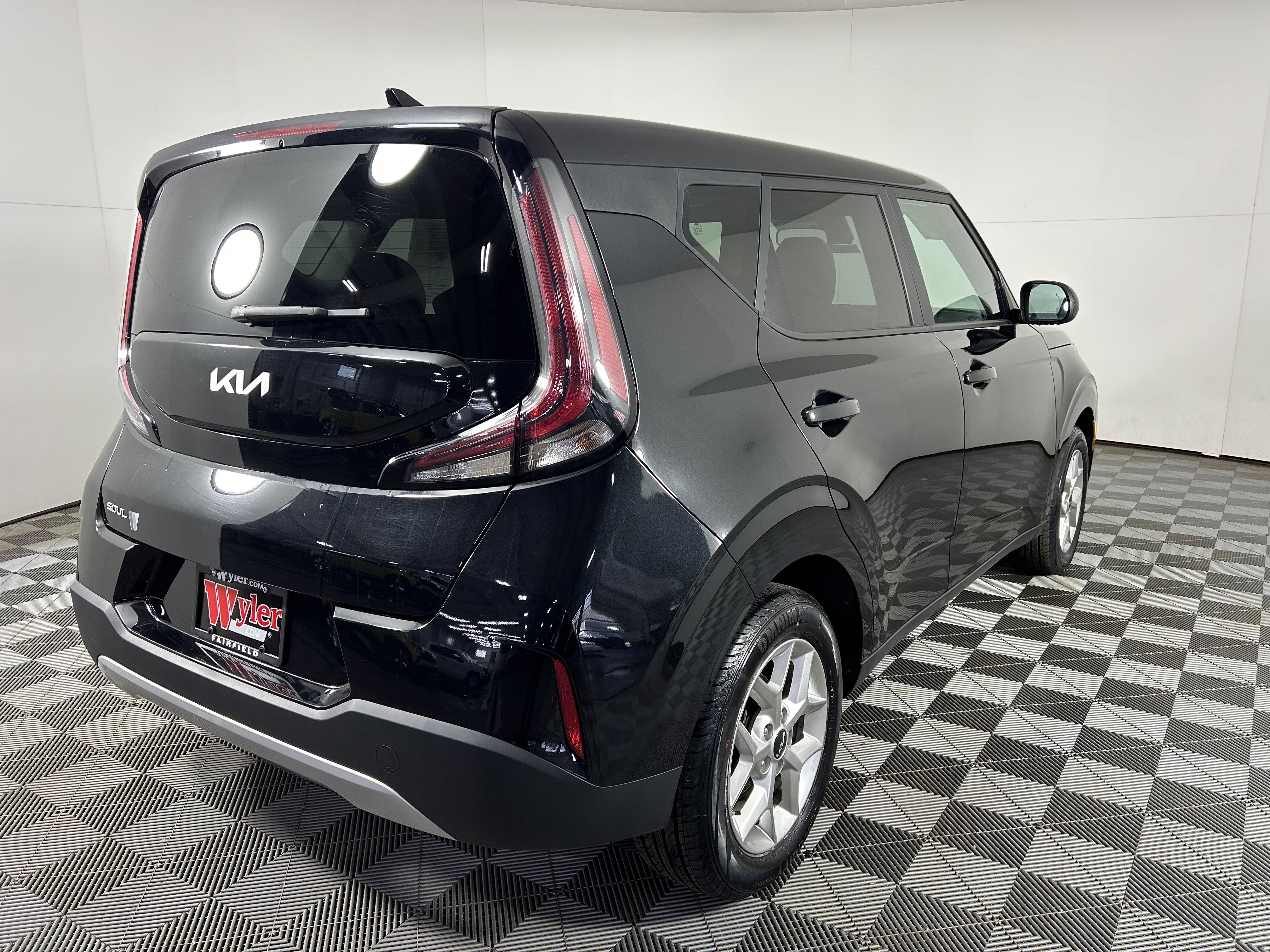 Certified 2023 Kia Soul LX w/ LX Technology Package image 4