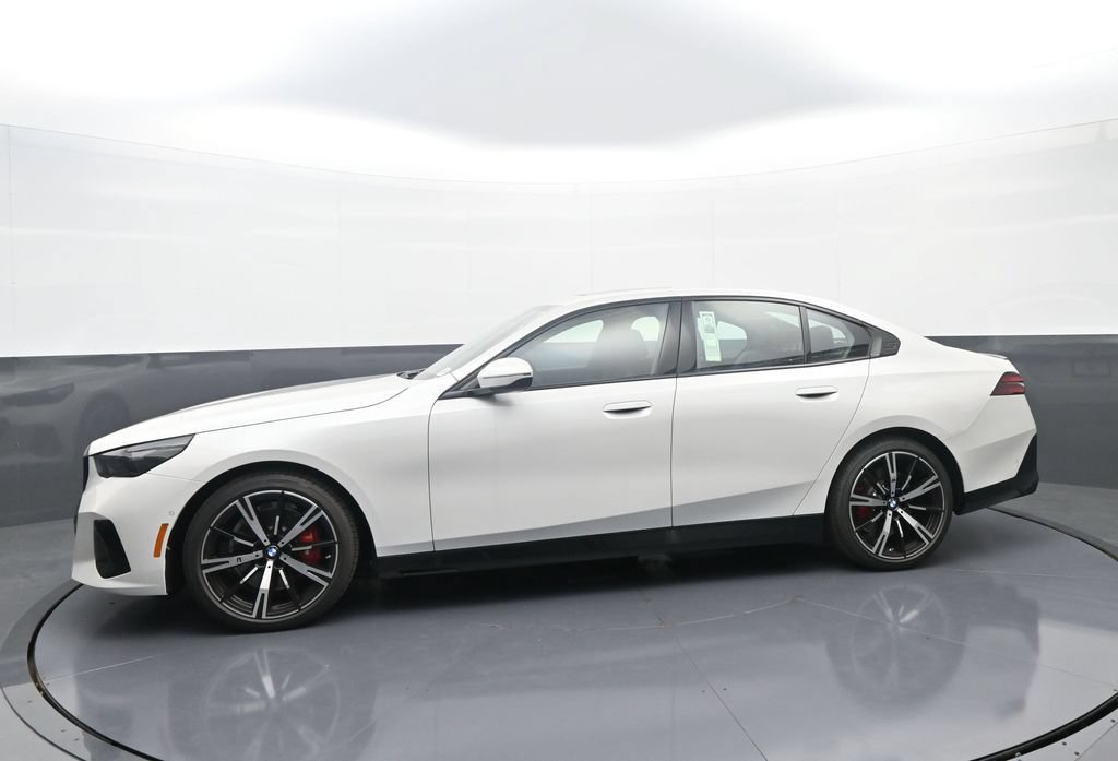 New 2027 BMW 530i xDrive w/ M Sport Package AWD/4WD image 4
