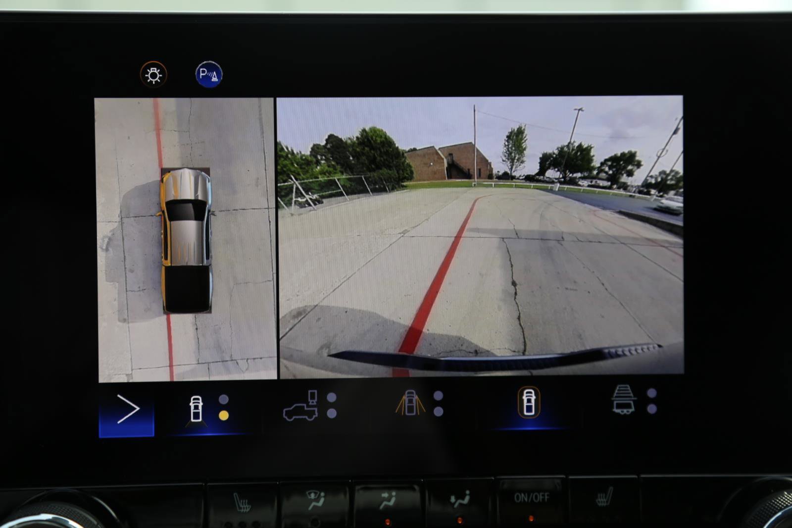 Used 2023 Chevrolet Colorado LT w/ LT Convenience Package II image 12