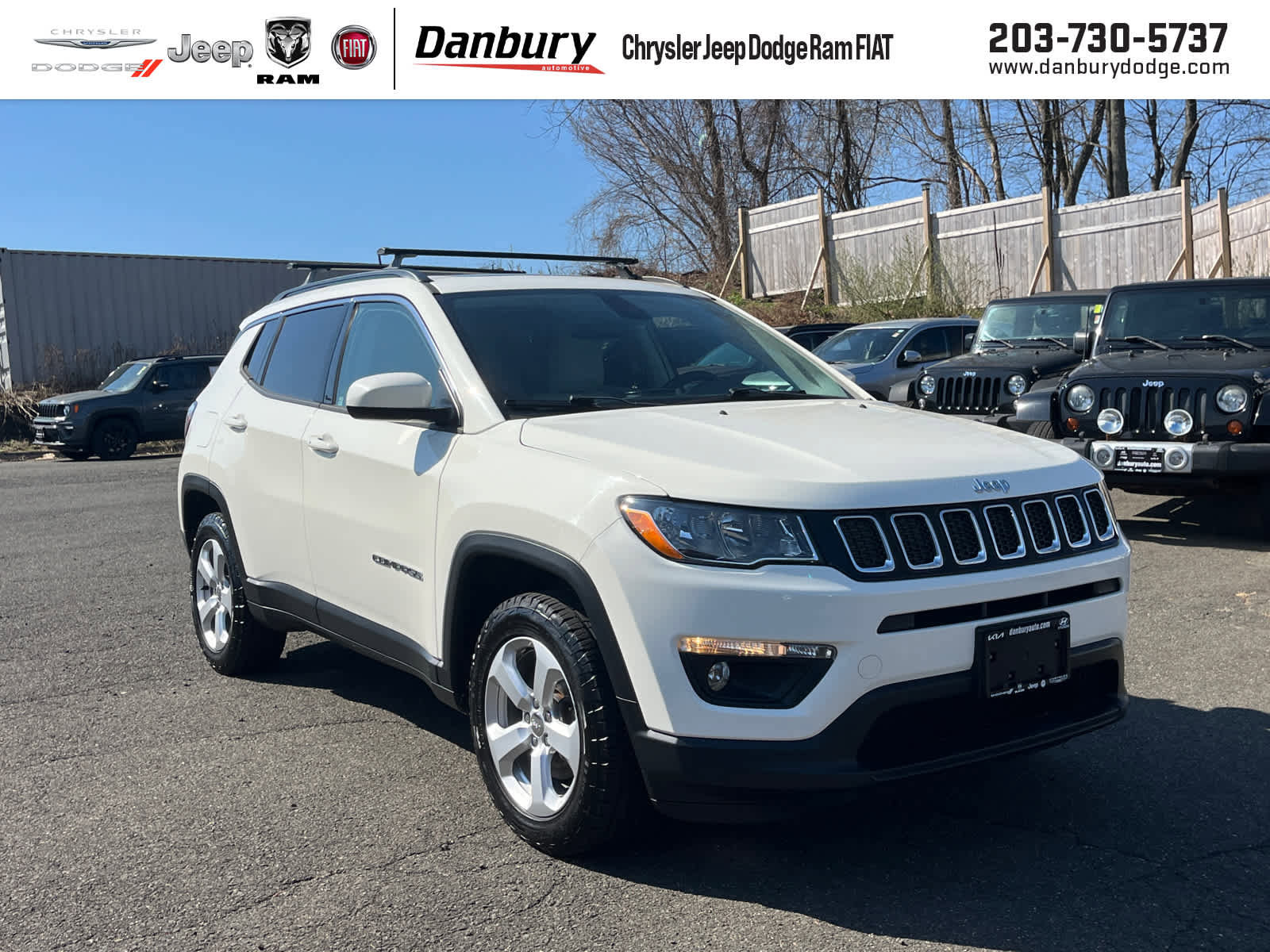 Used 2017 Jeep Compass Latitude w/ Cold Weather Group image 1