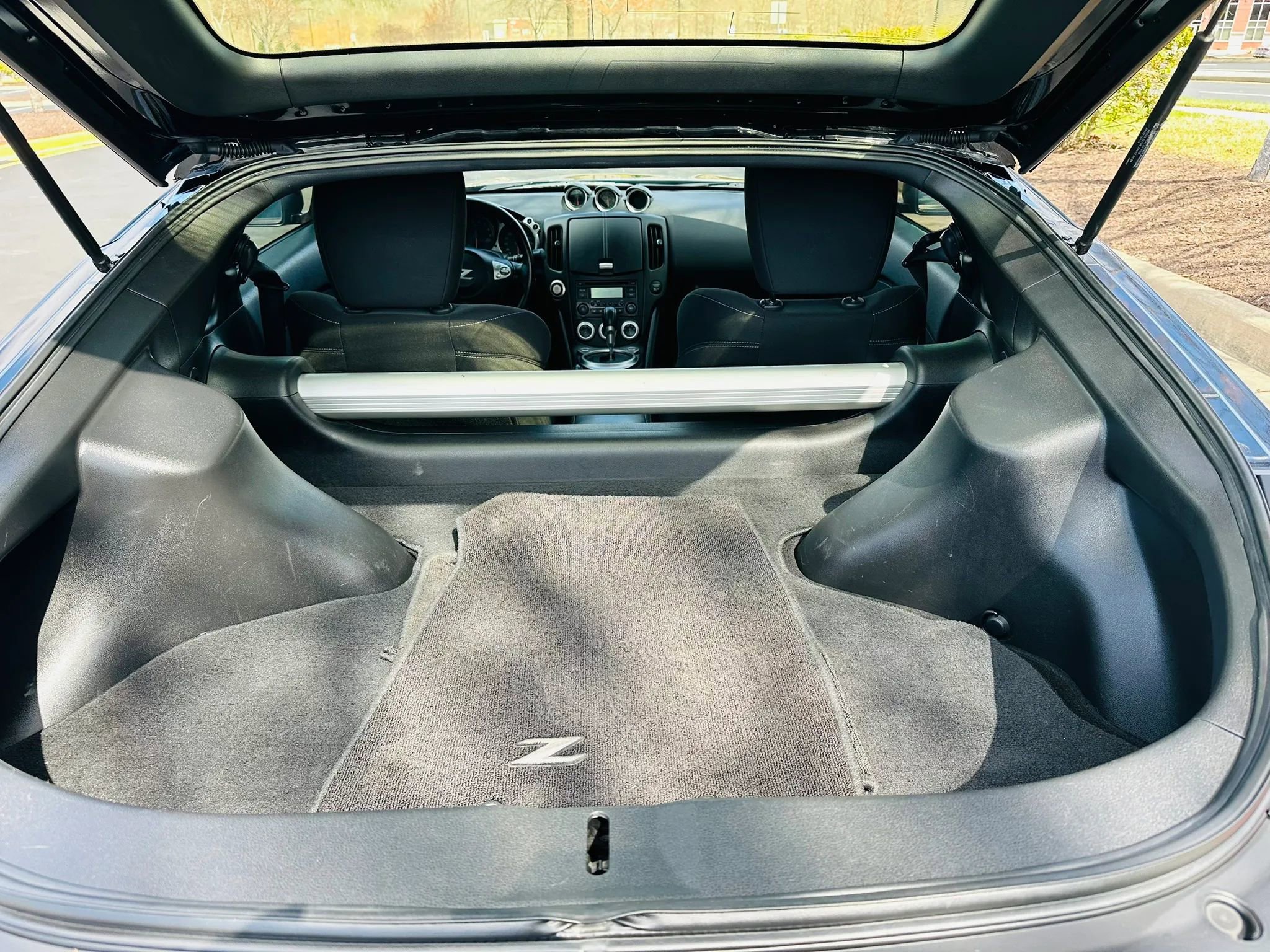 Used 2016 Nissan 370Z Coupe image 12