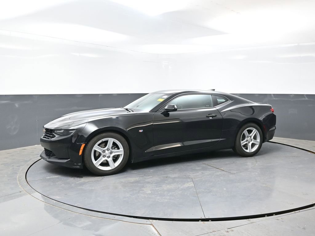 Used 2023 Chevrolet Camaro LT RWD image 9