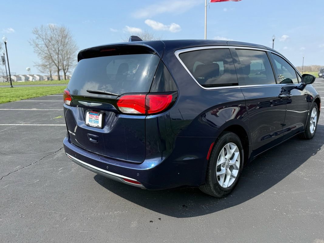 Used 2018 Chrysler Pacifica Touring Plus w/ Tire & Wheel Group image 5