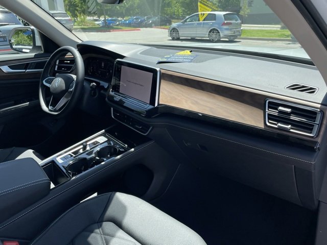 New 2025 Volkswagen Atlas SE image 29