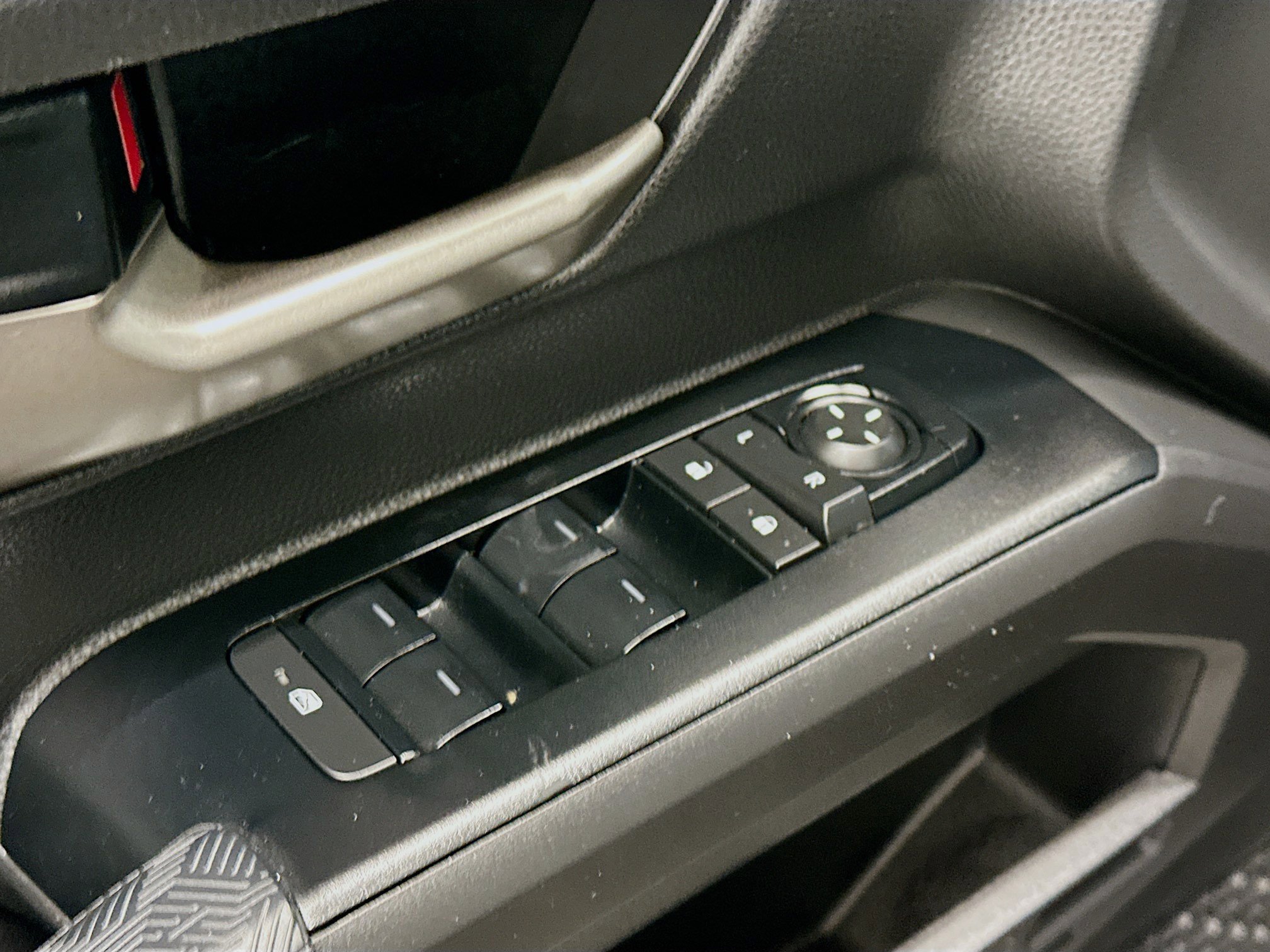 Used 2025 Toyota Tacoma TRD Off-Road image 15