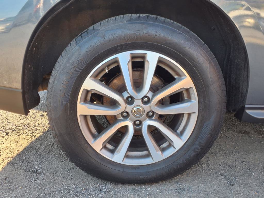 Used 2013 Nissan Pathfinder SV image 7