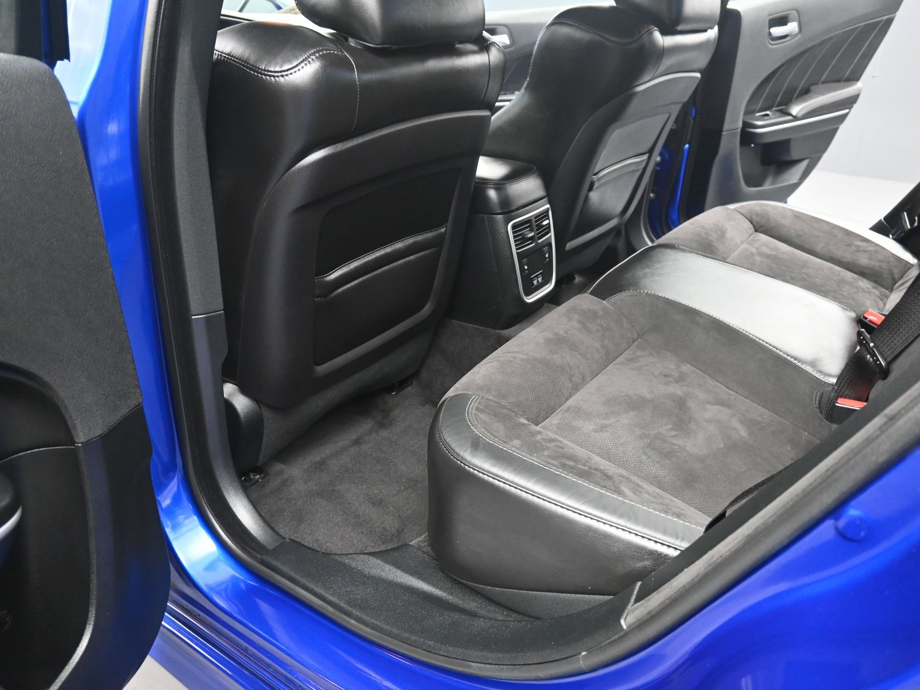 Used 2018 Dodge Charger R/T Scat Pack w/ Dynamics Package image 17